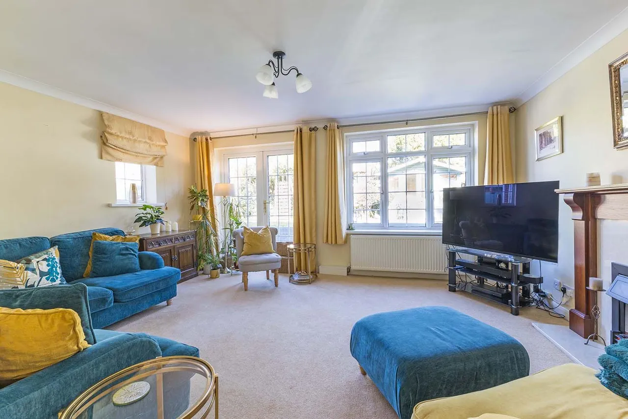 Balmoral, Cranbrook Drive, Maidenhead, Berkshire, photo 3