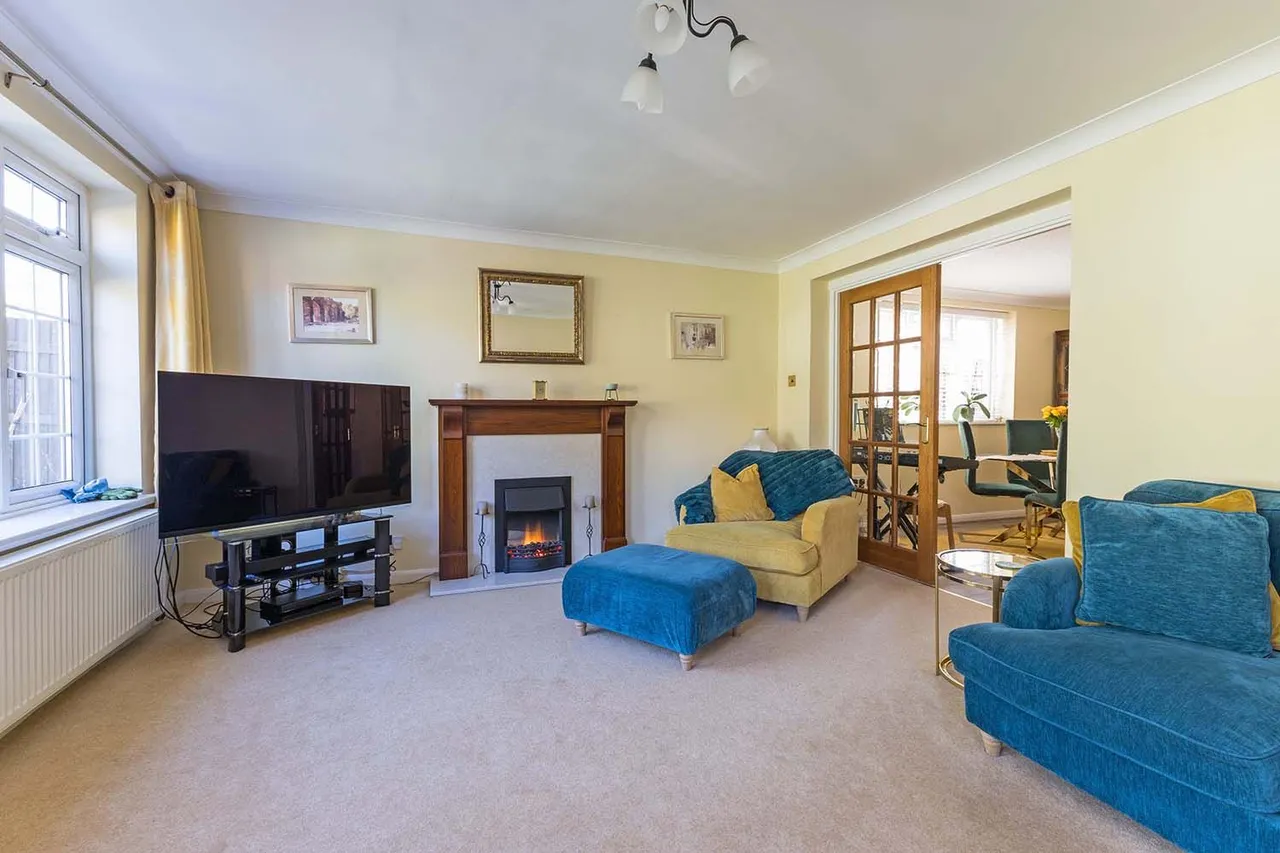 Balmoral, Cranbrook Drive, Maidenhead, Berkshire, photo 4