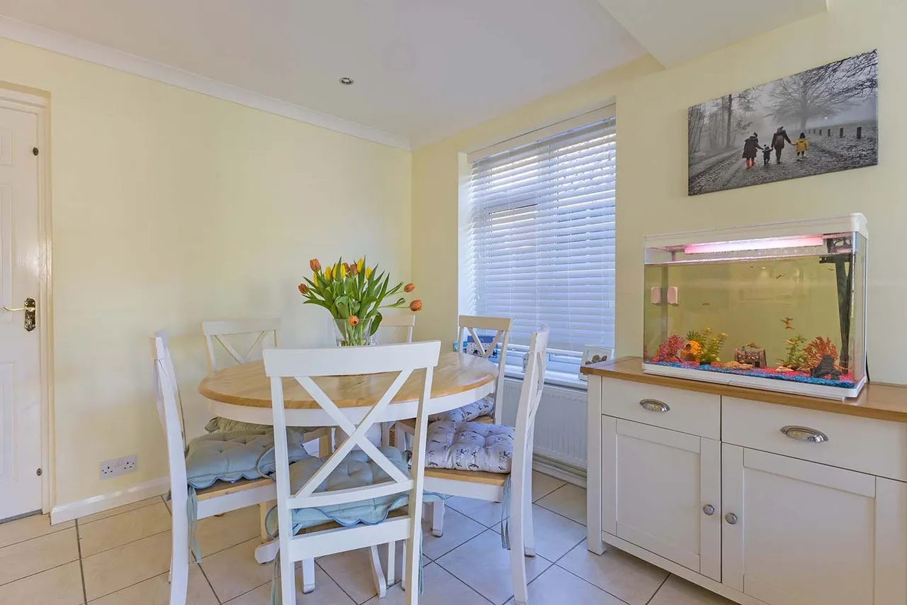 Balmoral, Cranbrook Drive, Maidenhead, Berkshire, photo 8