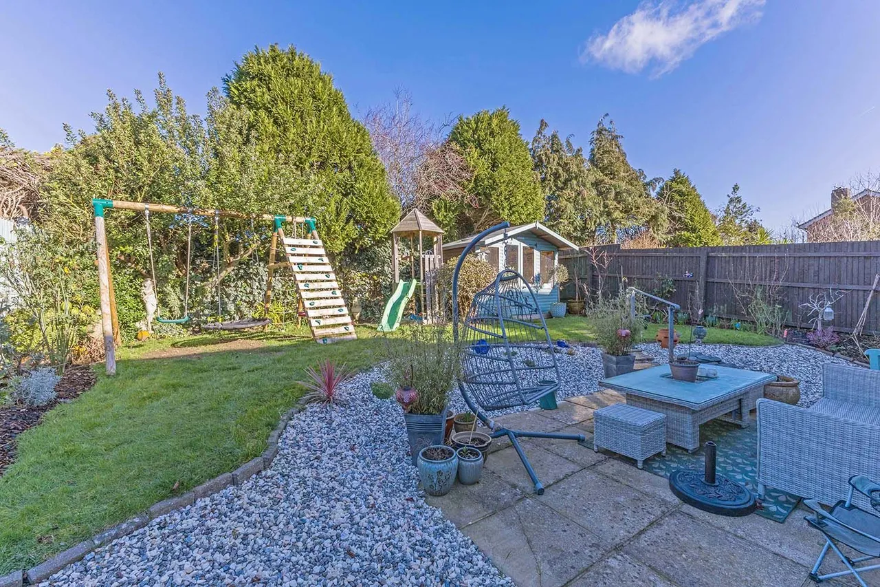 Balmoral, Cranbrook Drive, Maidenhead, Berkshire, photo 26