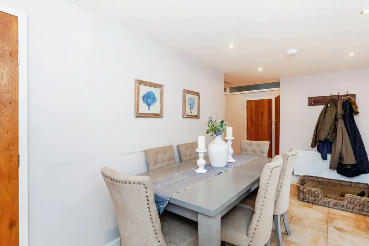 Ledsham Village, Ledsham, CH66, photo 4