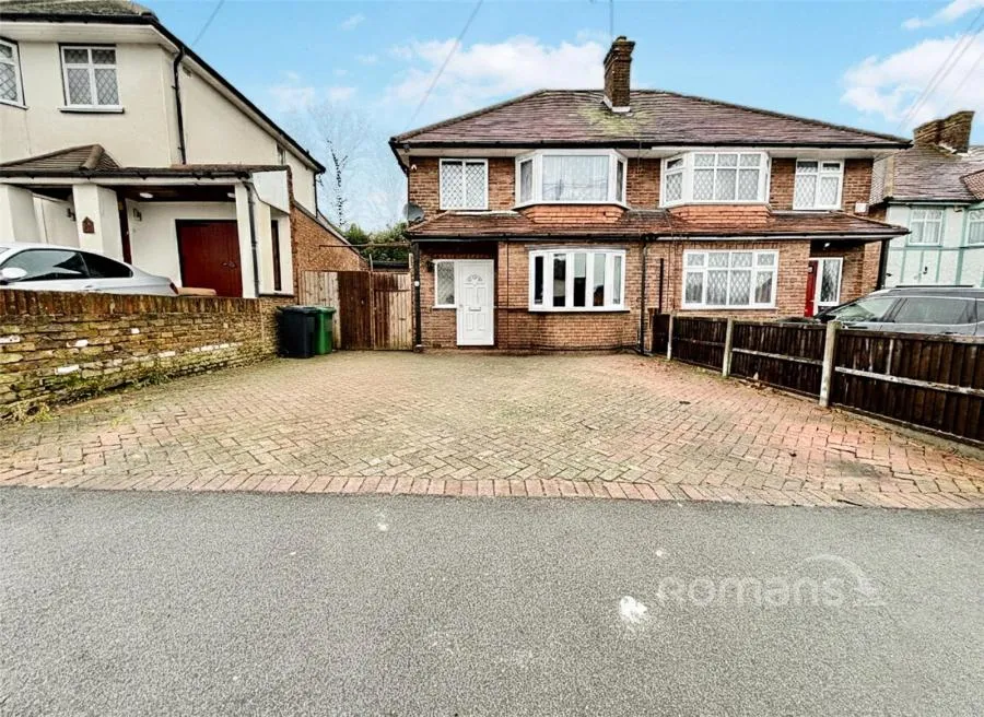 3 bed house for sale, Honeycroft Hill, Uxbridge, UB10