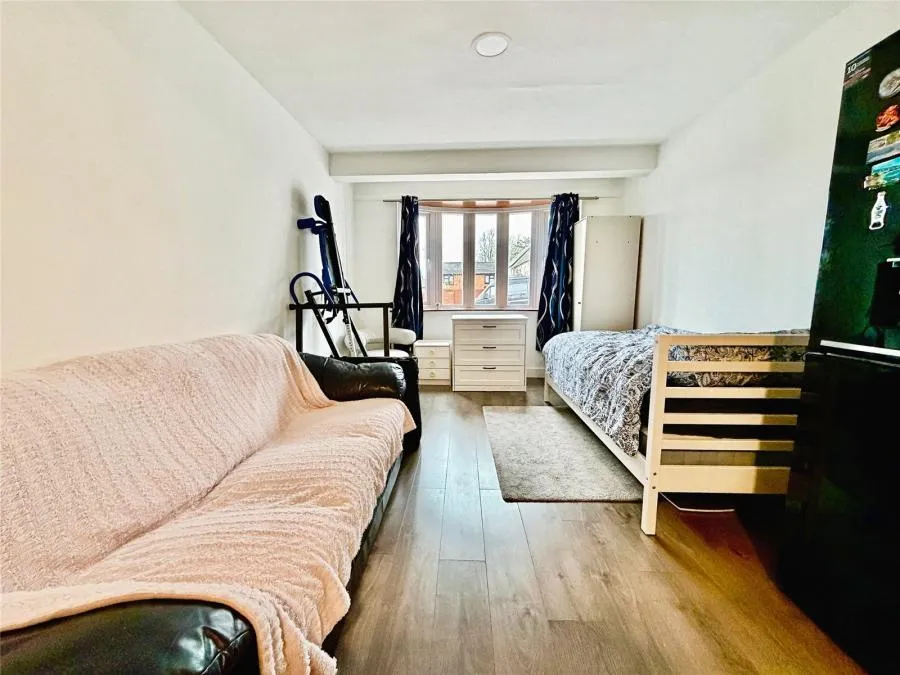 Honeycroft Hill, Uxbridge, UB10, photo 6