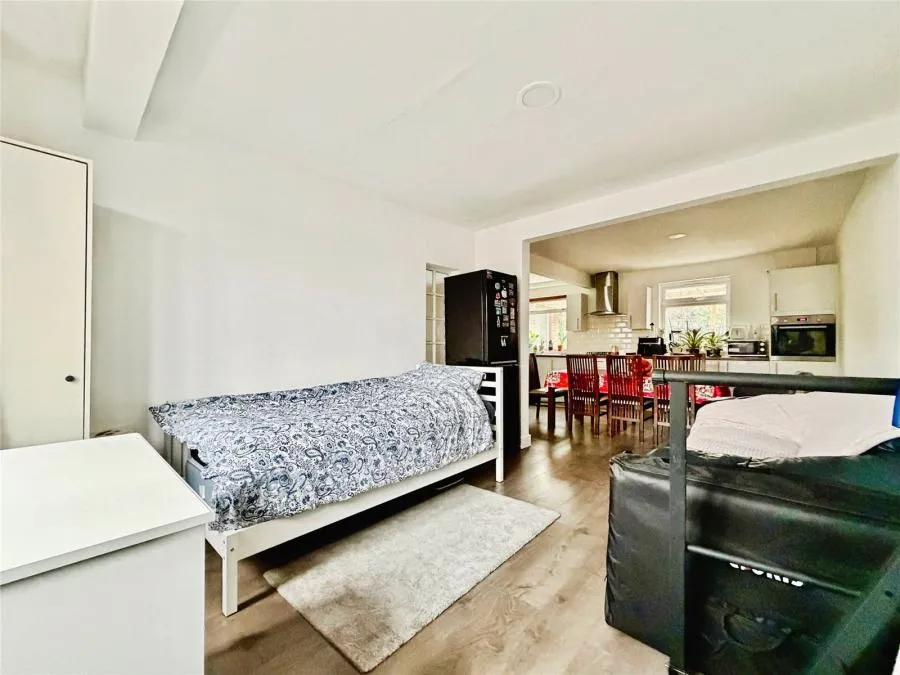 Honeycroft Hill, Uxbridge, UB10, photo 4