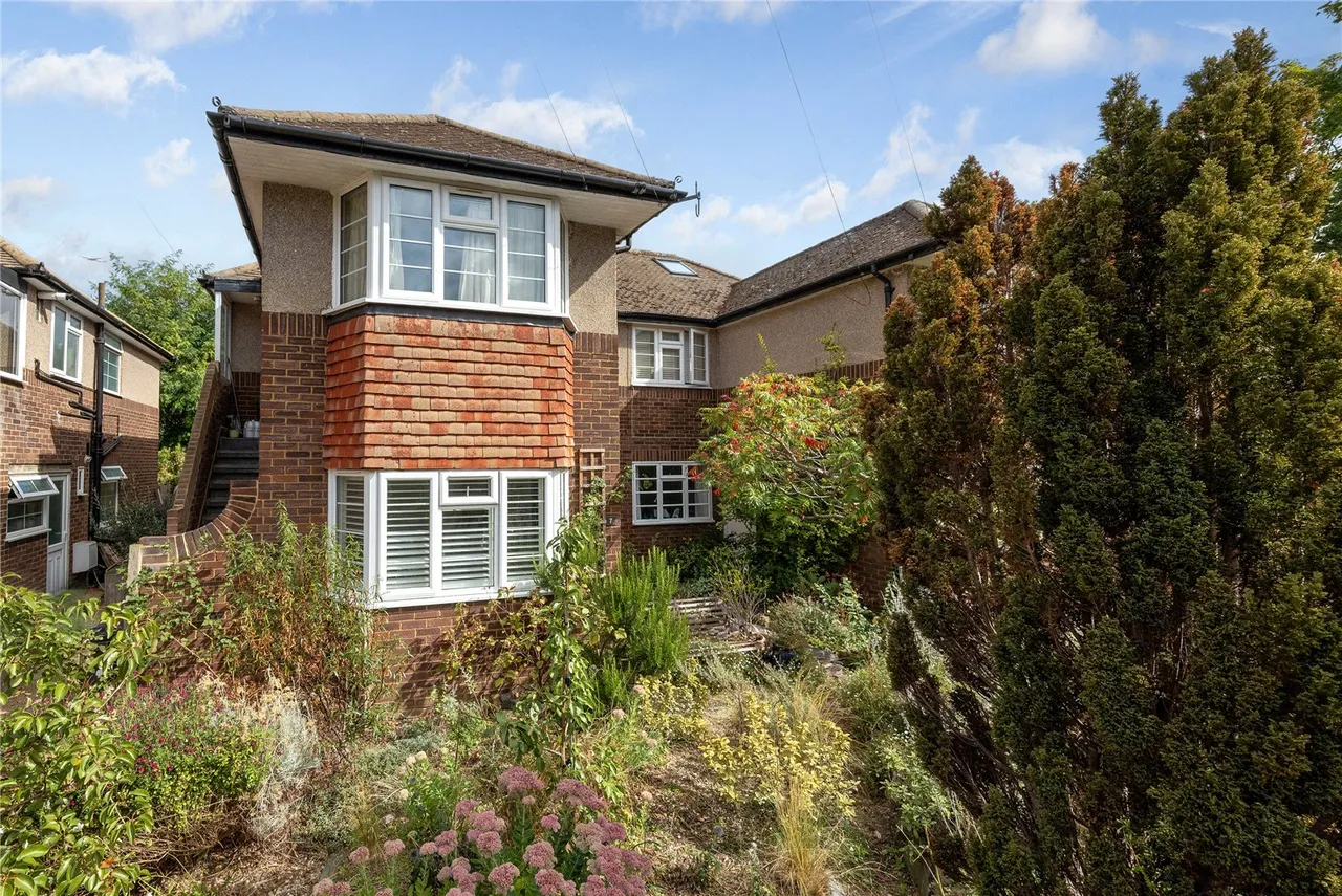 Greville Close, St Margarets, TW1, photo 12