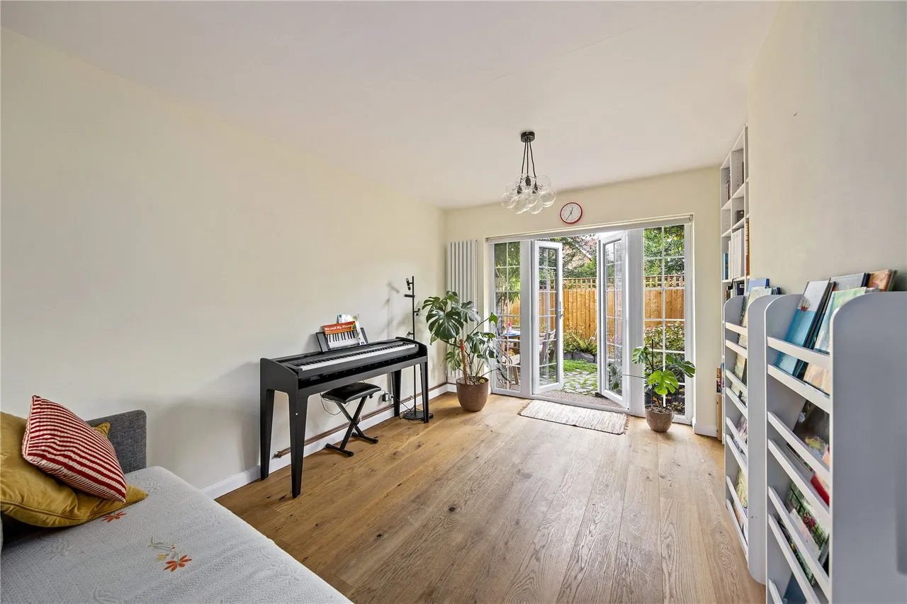 Greville Close, St Margarets, TW1, photo 10