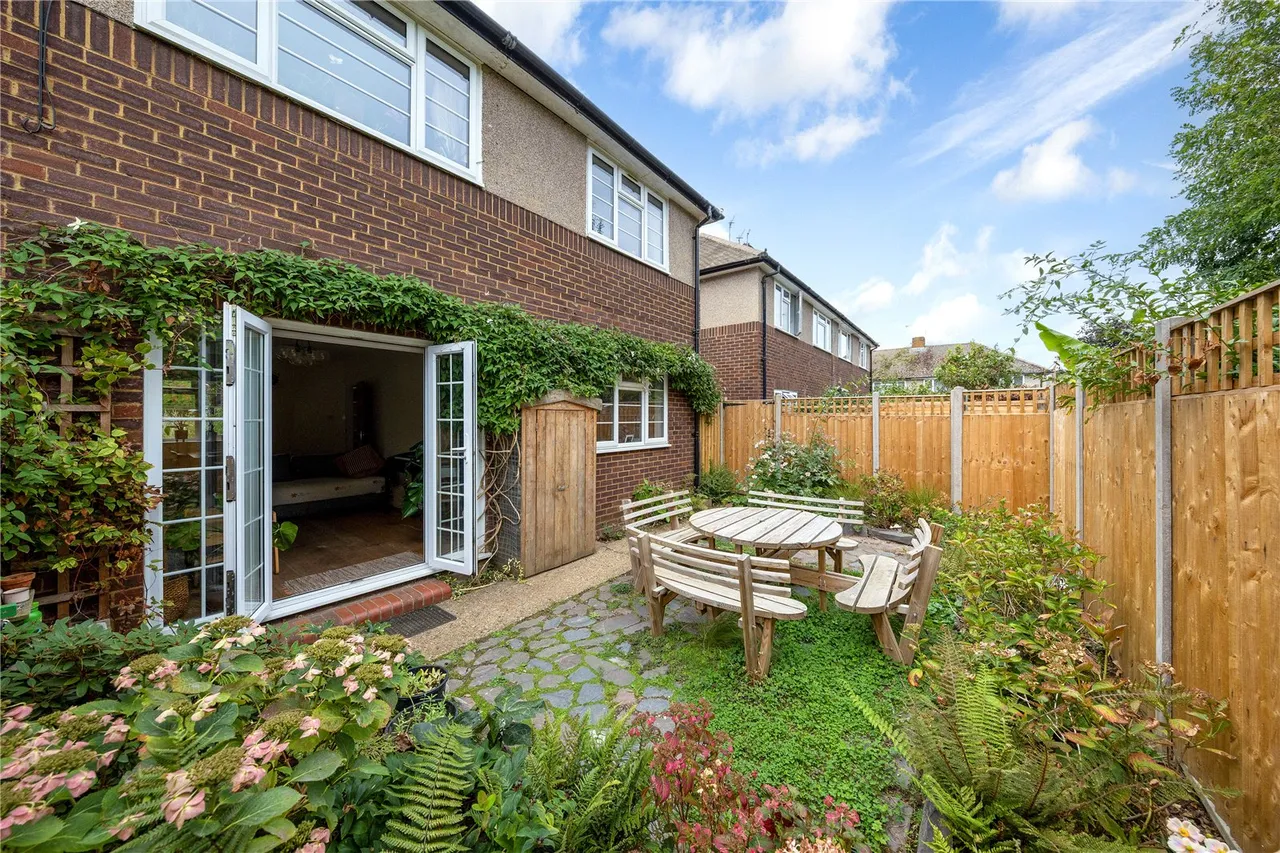 Greville Close, St Margarets, TW1, photo 13