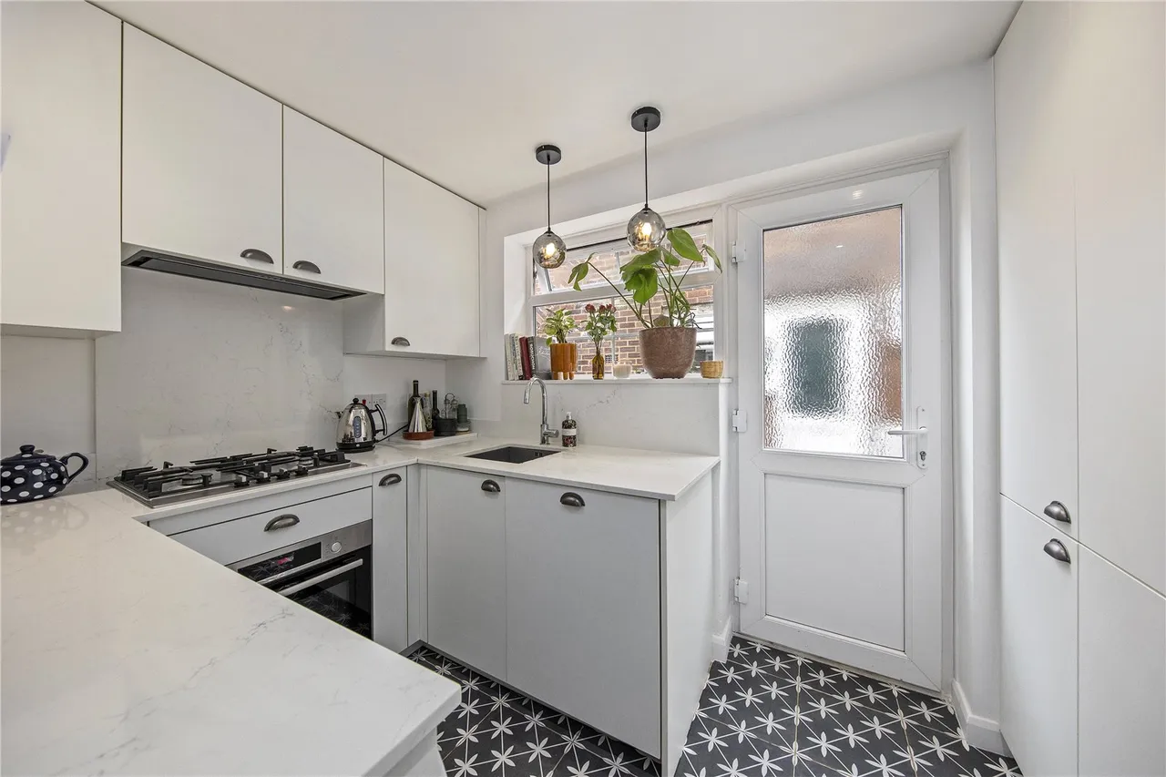 Greville Close, St Margarets, TW1, photo 7