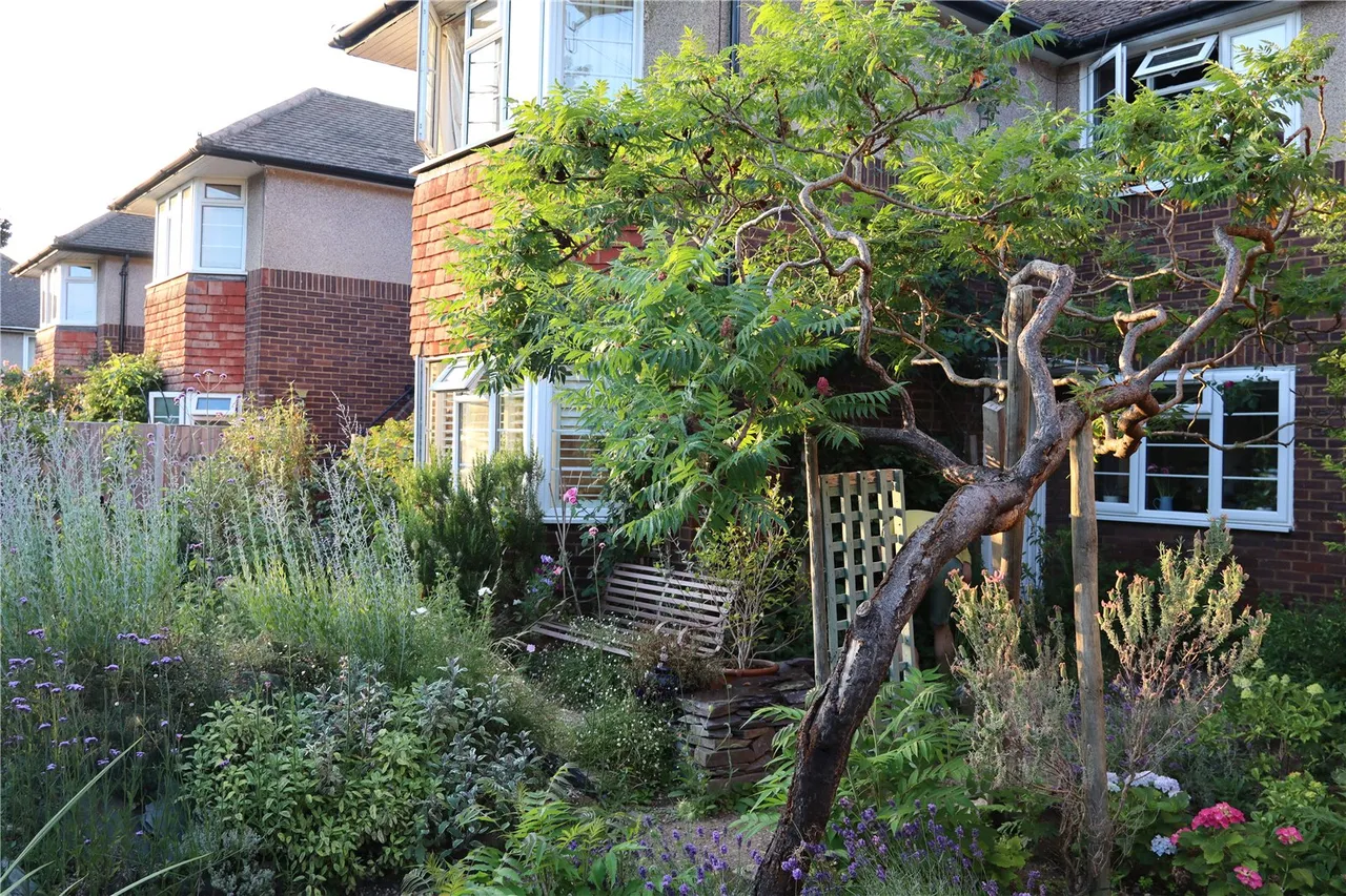 Greville Close, St Margarets, TW1, photo 3