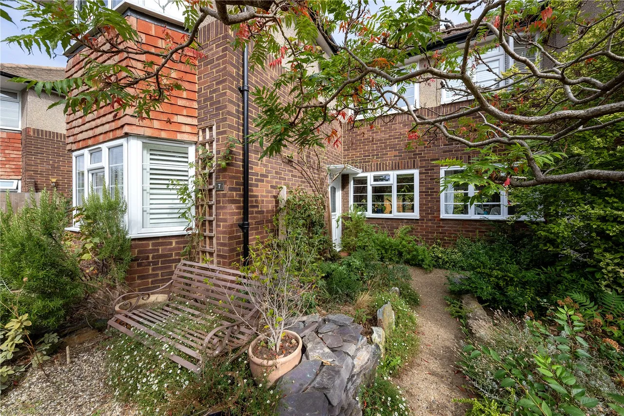 Greville Close, St Margarets, TW1, photo 15