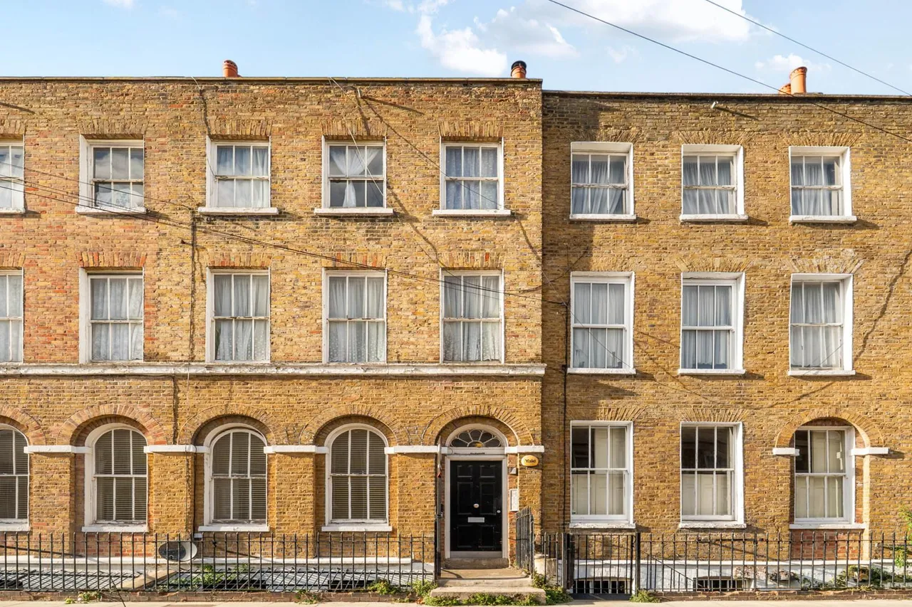Surrey Square, SE17, photo 17