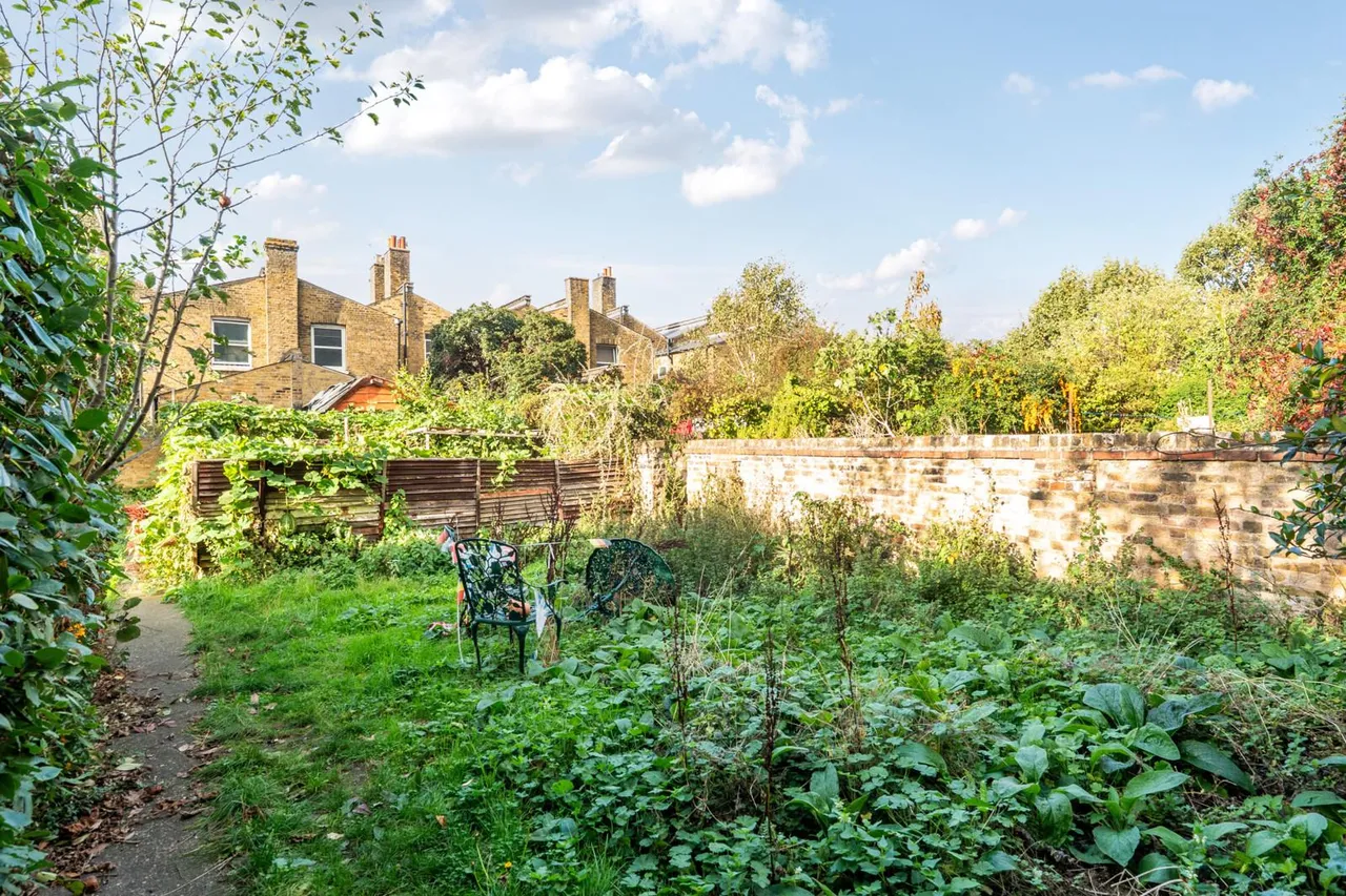 Surrey Square, SE17, photo 16