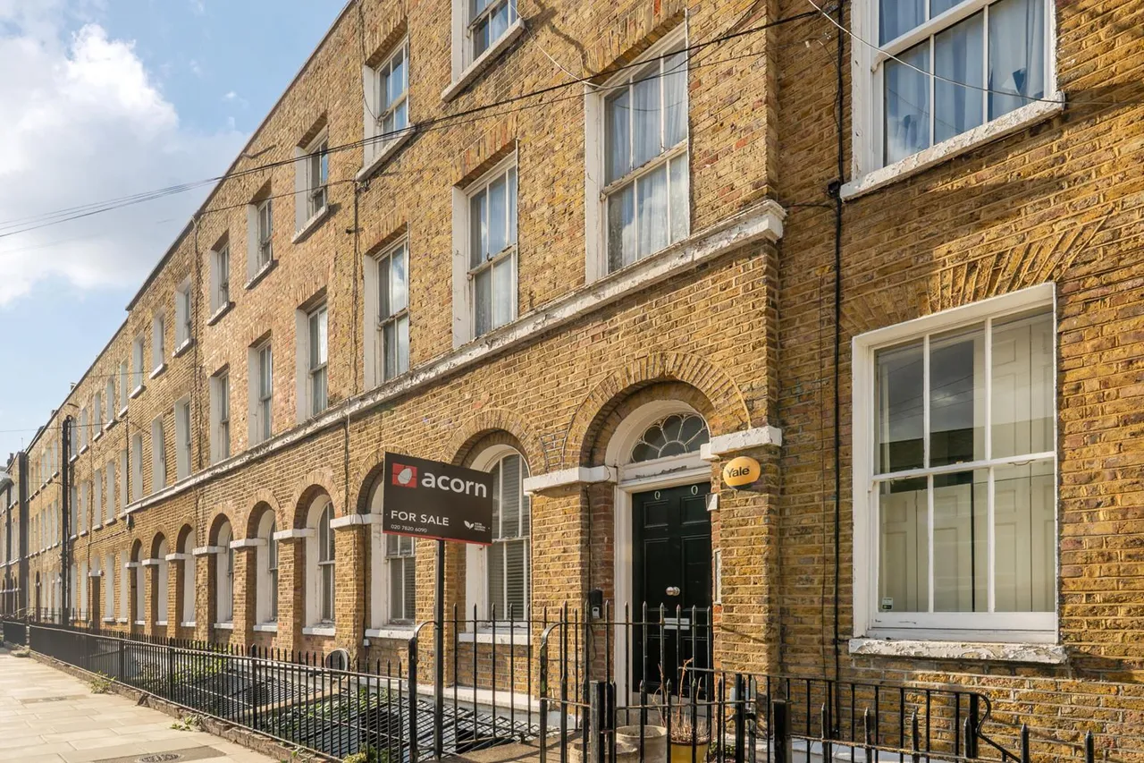 2 bed flat for sale, Surrey Square, SE17