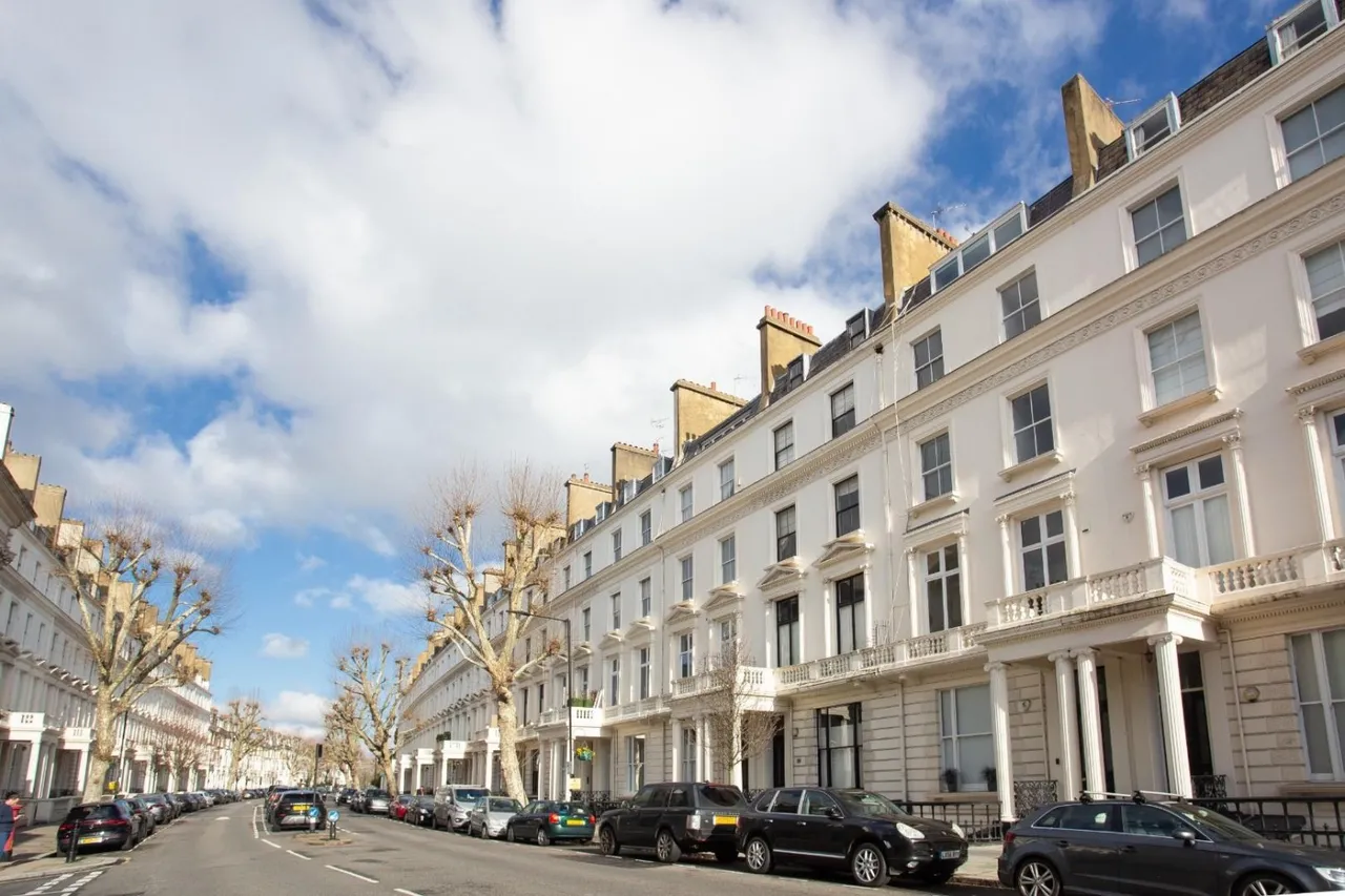 2 bed flat for sale — Warrington Crescent, Little Venice, London, W9
