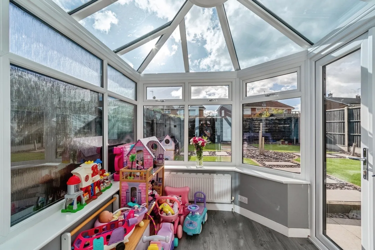 Ewhurst Close, Willenhall, WV13, photo 7