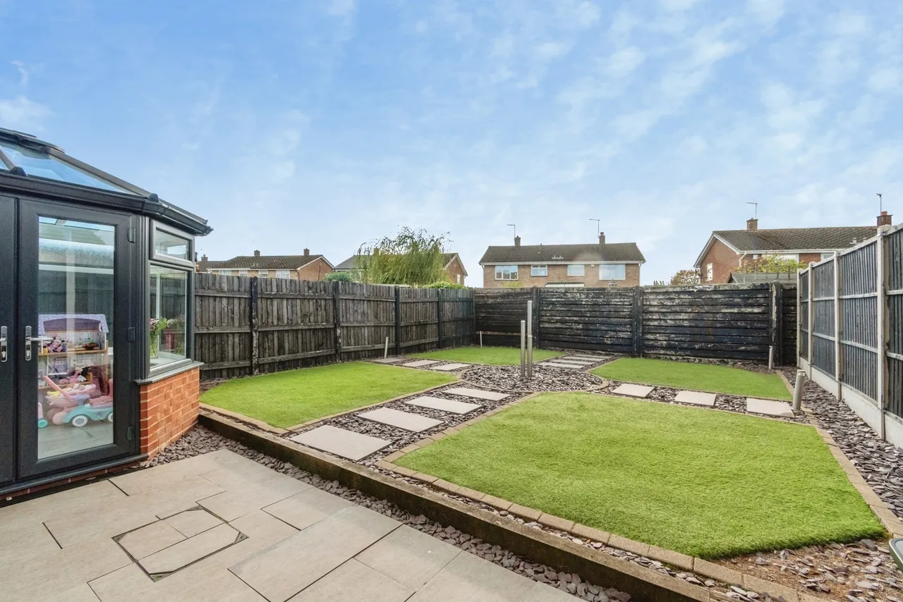 Ewhurst Close, Willenhall, WV13, photo 16