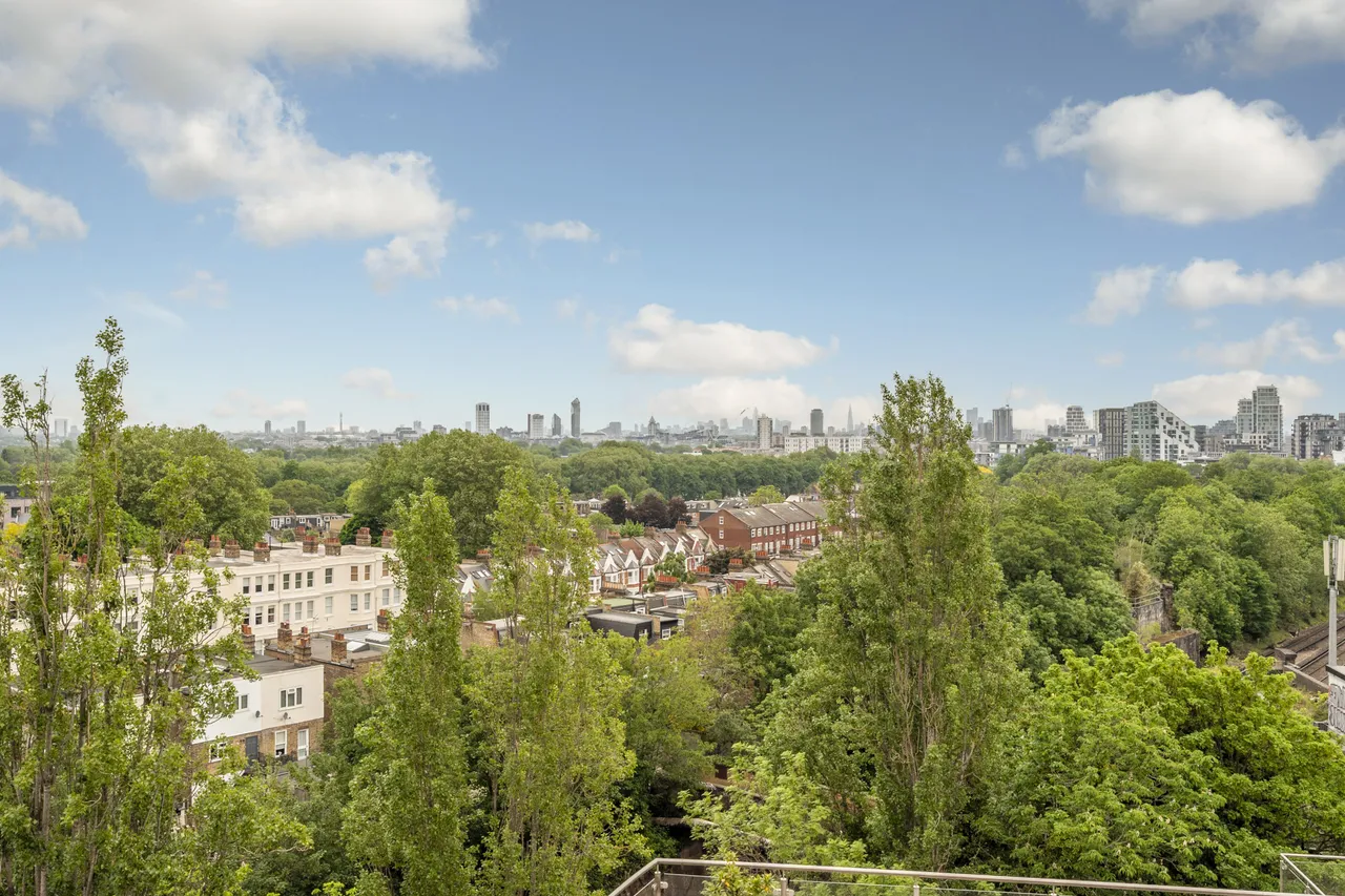 Apartment 307, Walpole Lodge, 7 Plaza Gardens, London, photo 11