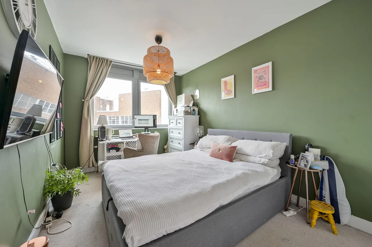 Apartment 307, Walpole Lodge, 7 Plaza Gardens, London, photo 4