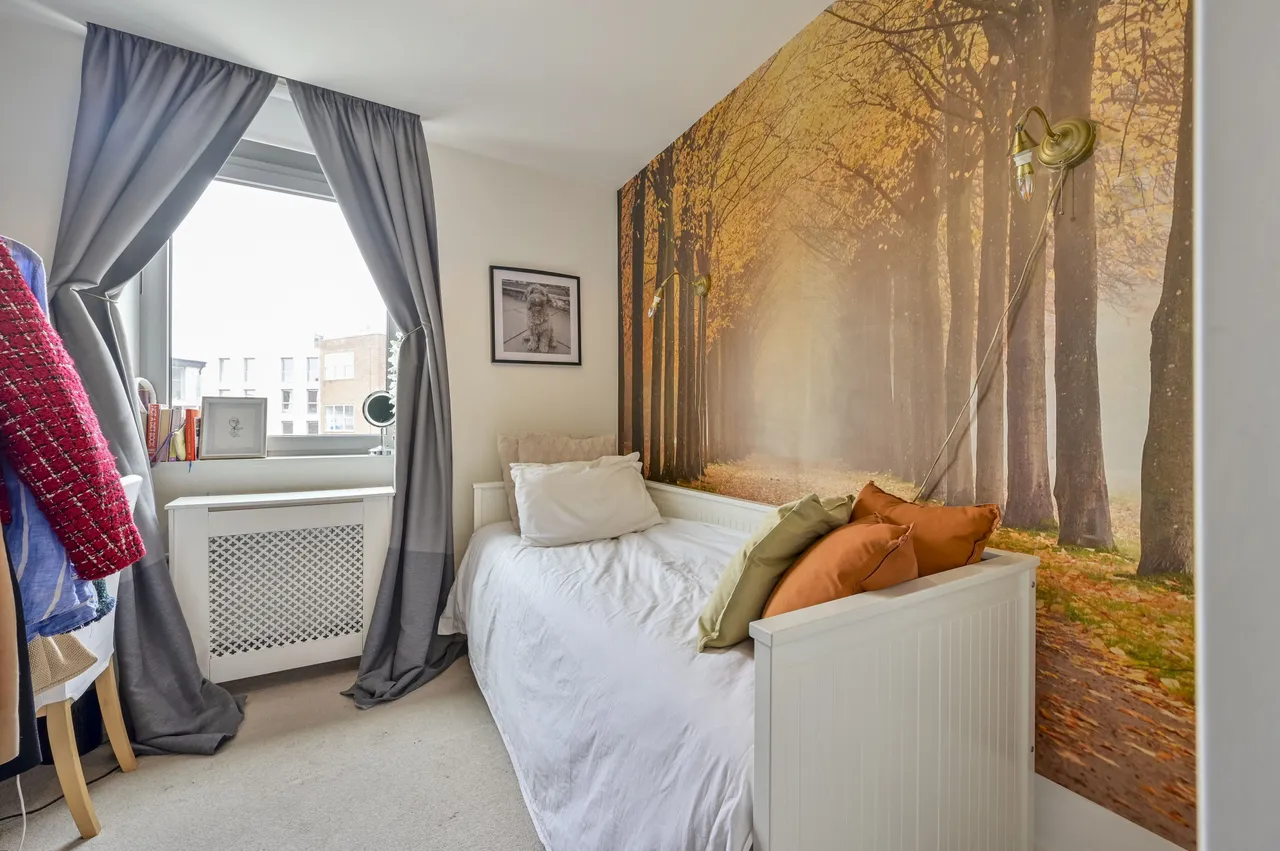 Apartment 307, Walpole Lodge, 7 Plaza Gardens, London, photo 9