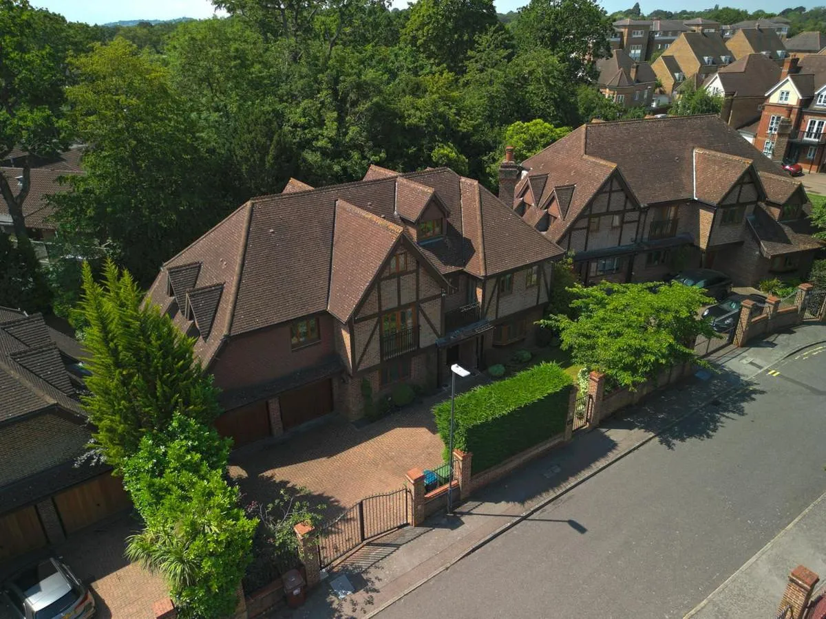 6 bed house for sale, Cherry Tree Way, Stanmore, HA7