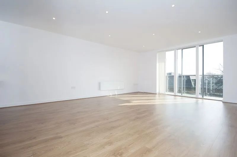 The Heart, Walton-On-Thames KT12 1GB, photo 2