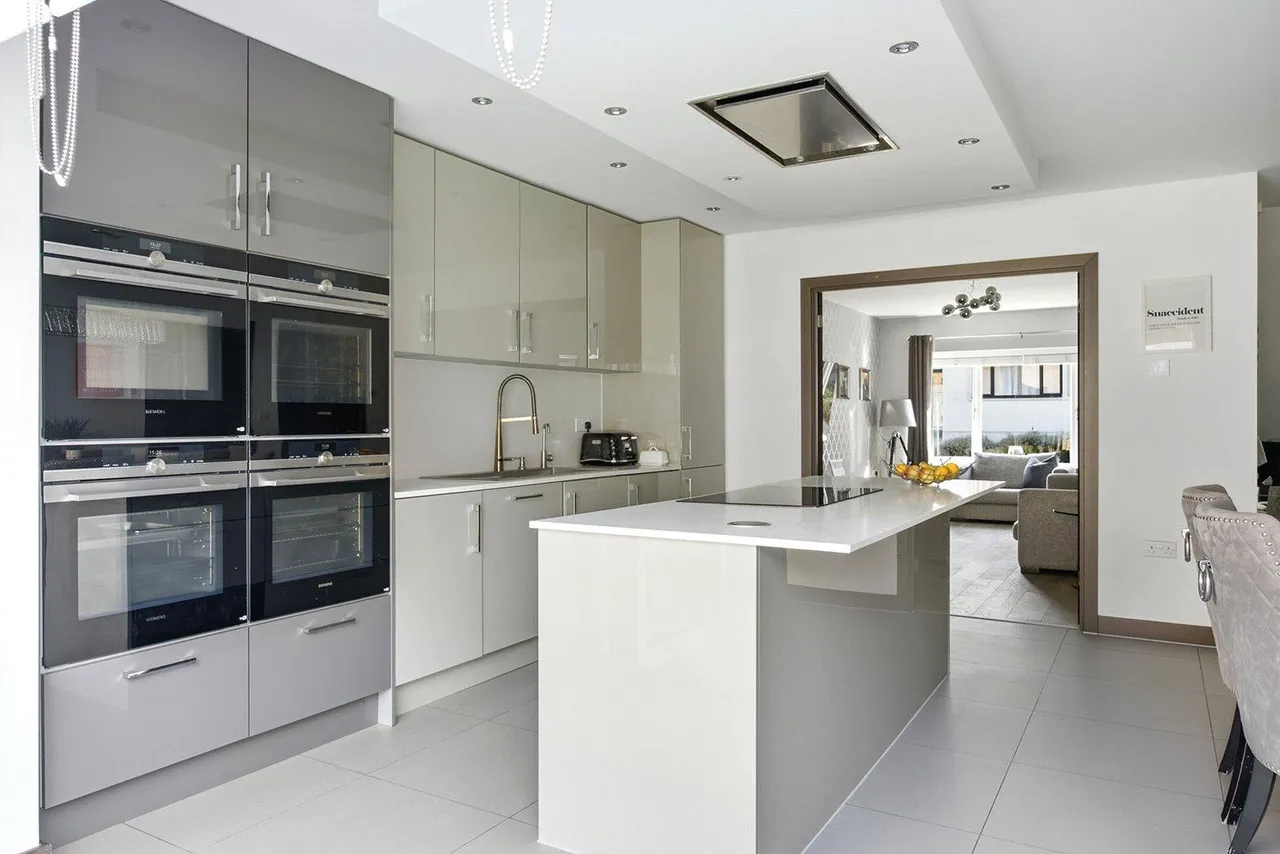 Stanley Kubrick Road, Denham, UB9, photo 16