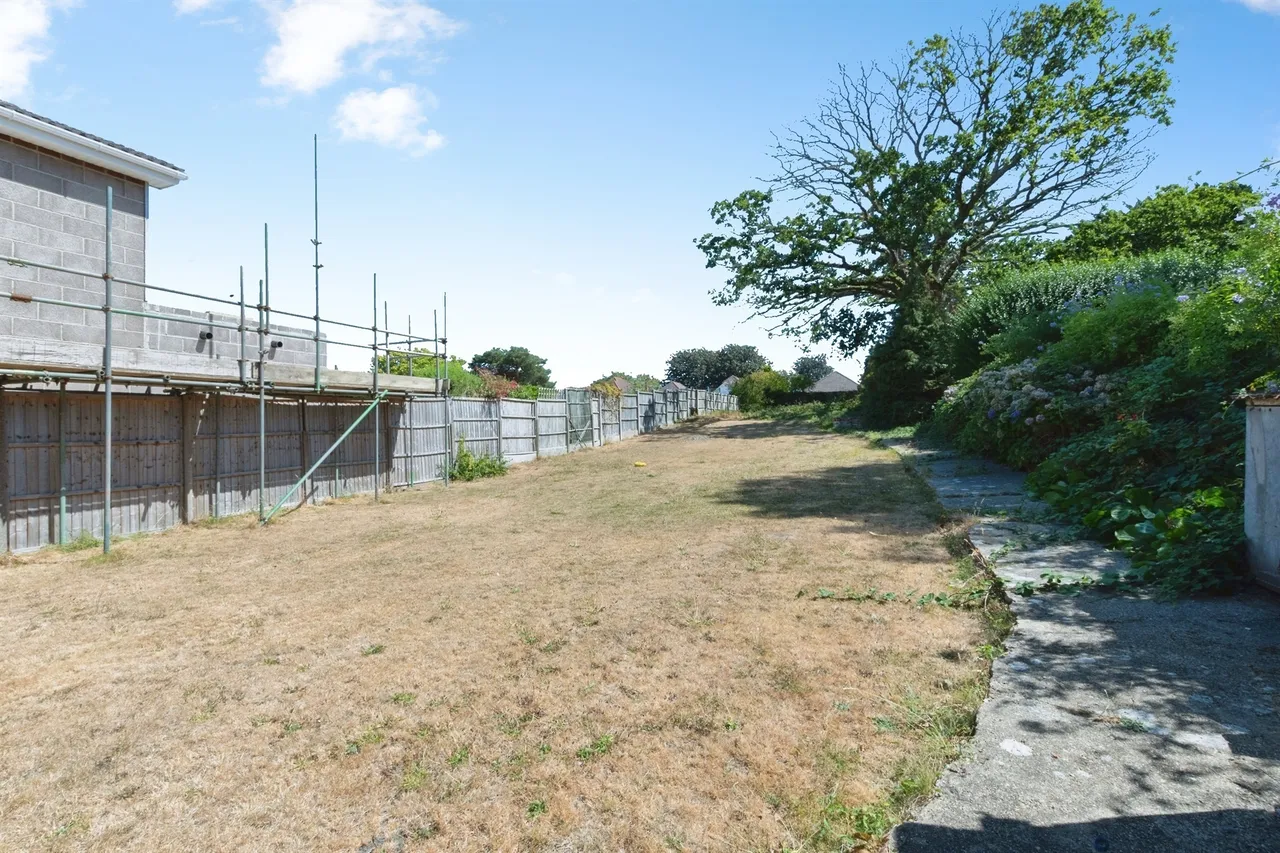 Hood Crescent, Bournemouth, photo 11