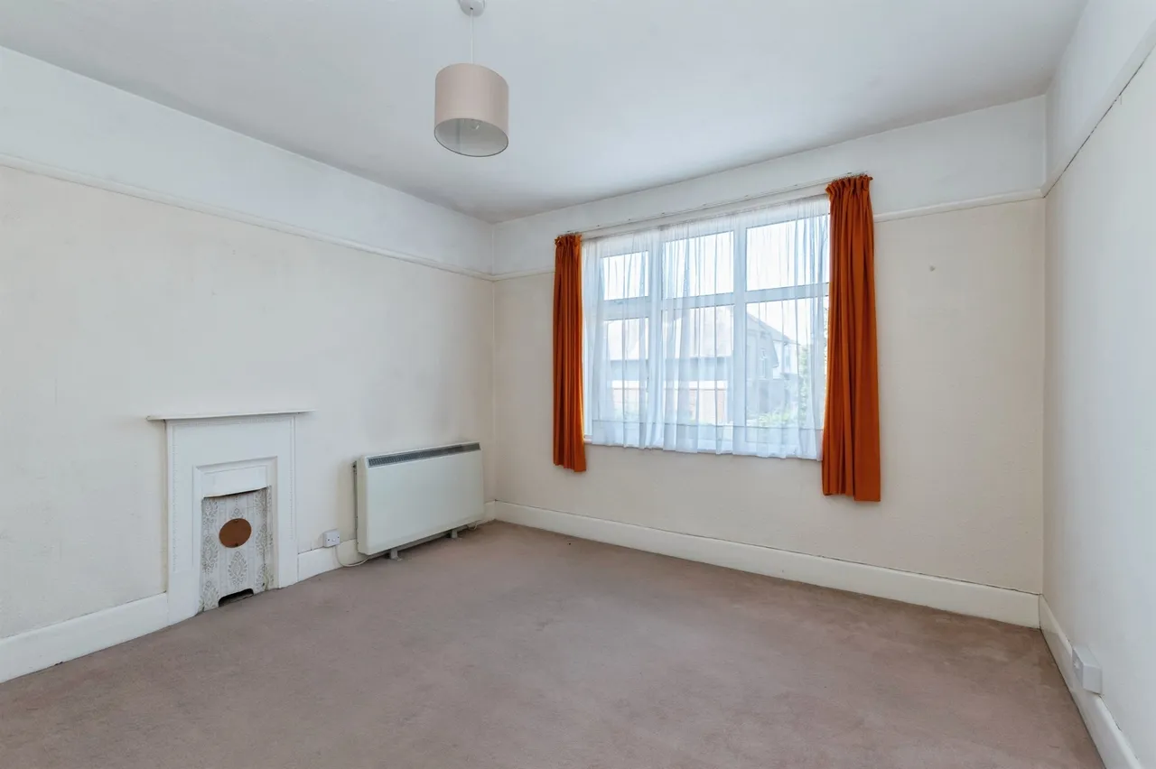 Hood Crescent, Bournemouth, photo 3