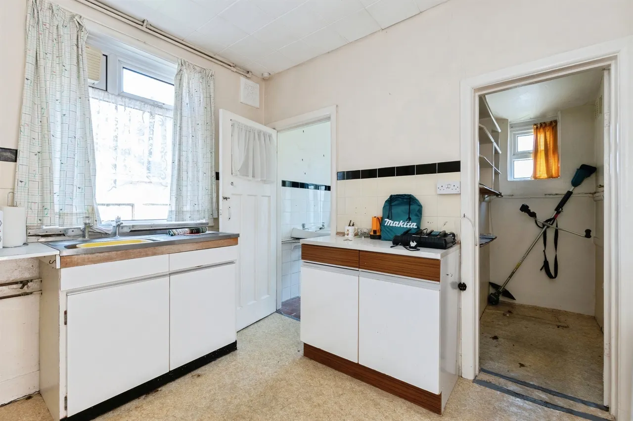 Hood Crescent, Bournemouth, photo 6