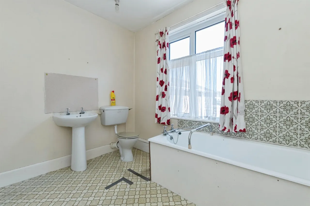 Hood Crescent, Bournemouth, photo 7