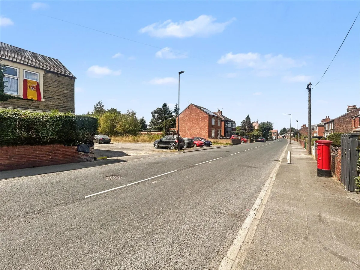 Kenneth Avenue & East Lane, Stainforth Doncaster, DN7, photo 11