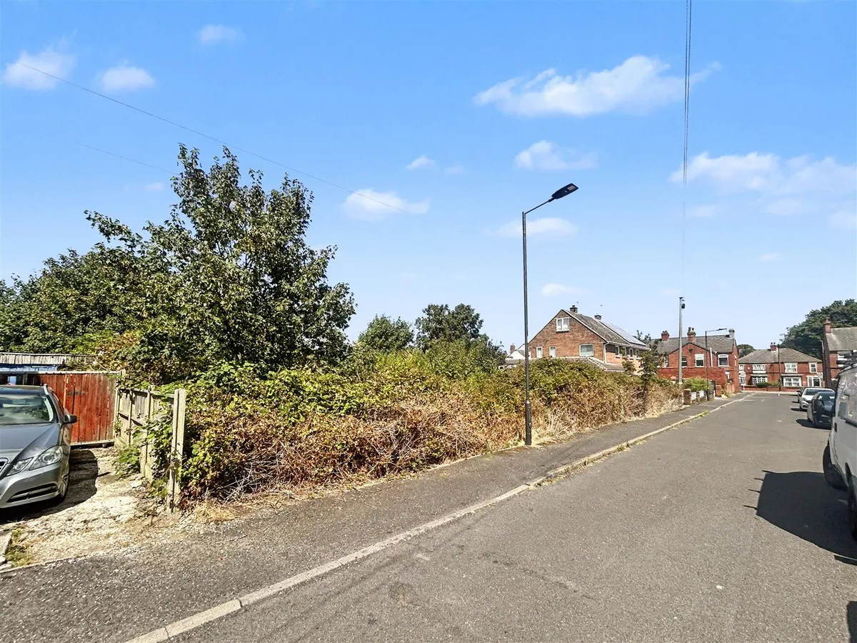 Kenneth Avenue & East Lane, Stainforth Doncaster, DN7, photo 15