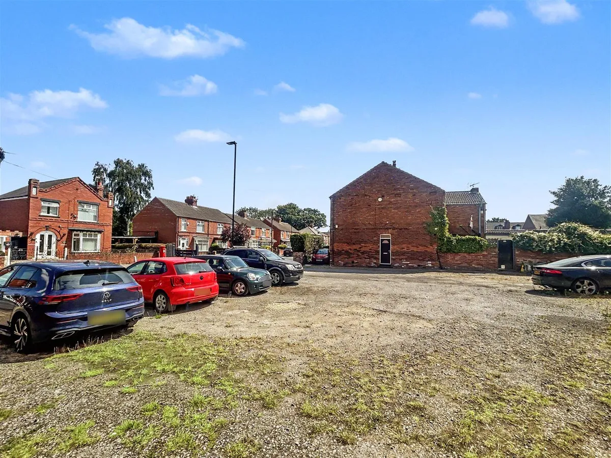 Kenneth Avenue & East Lane, Stainforth Doncaster, DN7, photo 14