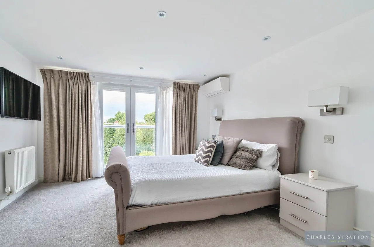 Pemberton Avenue, Romford, Essex, RM2 6HA, photo 18