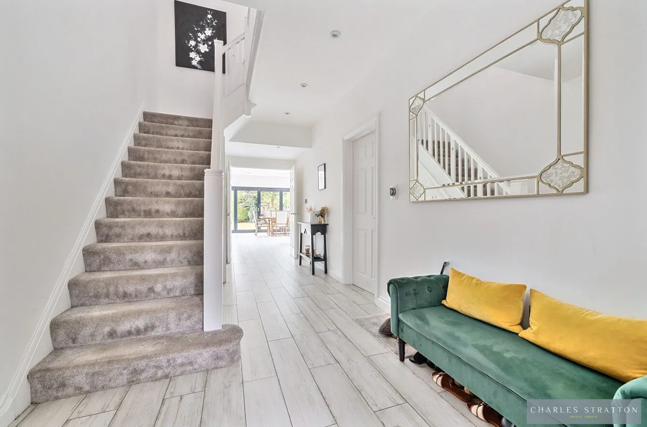 Pemberton Avenue, Romford, Essex, RM2 6HA, photo 5