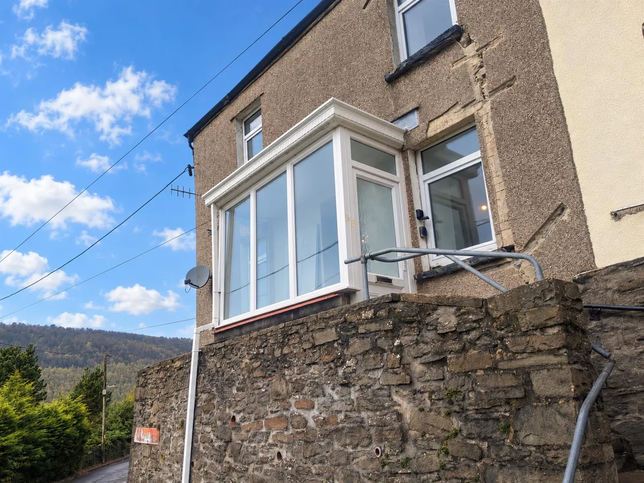 3 bed house to rent, Pantypwdyn Road, Abertillery, NP13
