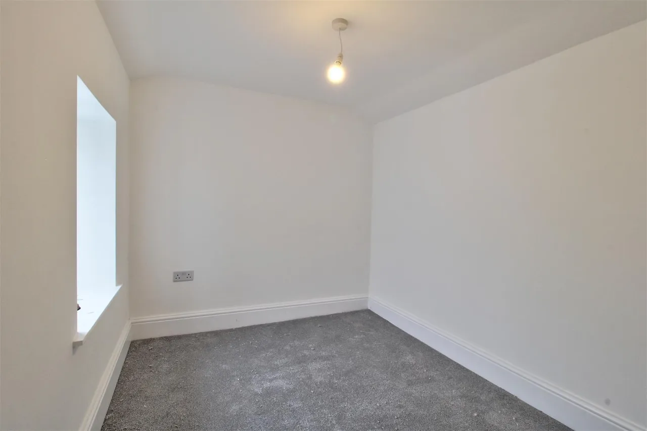 Pantypwdyn Road, Abertillery, NP13, photo 8