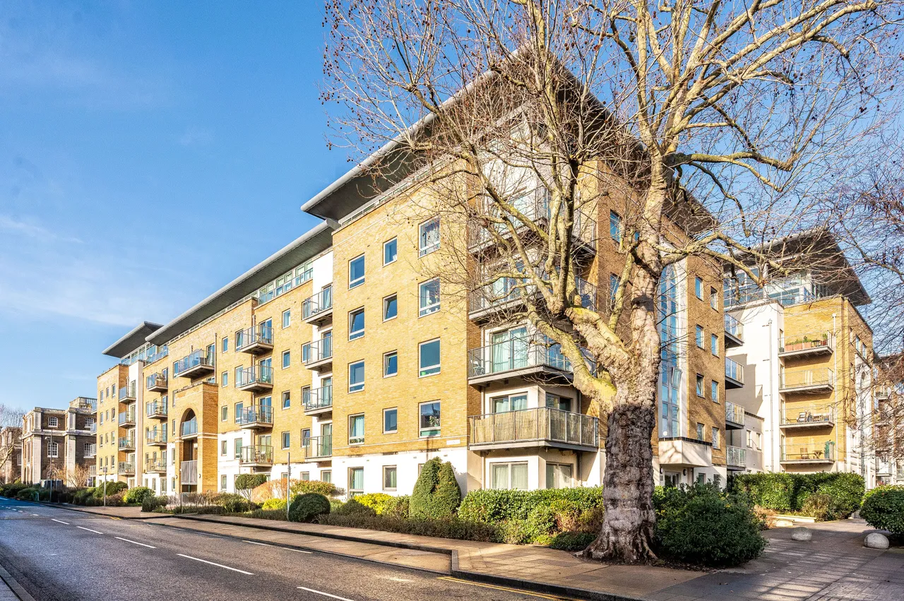 1 bed flat for sale, London, SE18