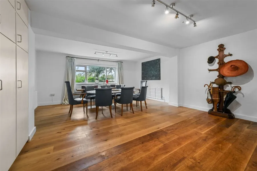 with 6 bedrooms in Sawbridgeworth, CM21, photo 5