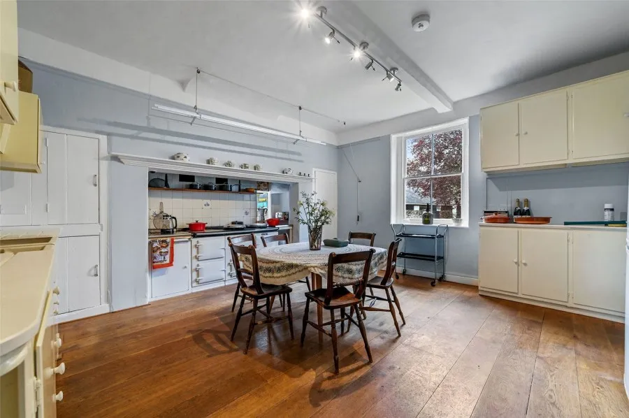 with 6 bedrooms in Sawbridgeworth, CM21, photo 3