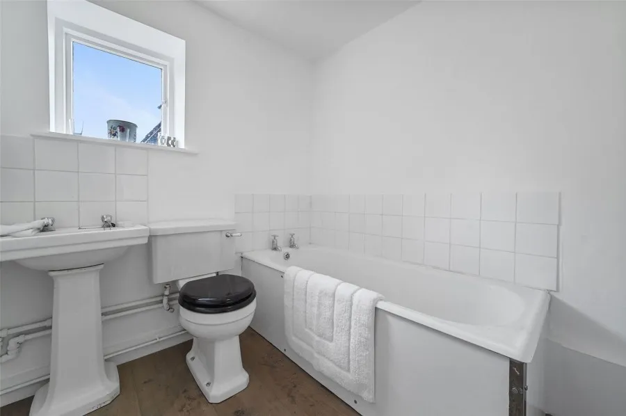 with 6 bedrooms in Sawbridgeworth, CM21, photo 14