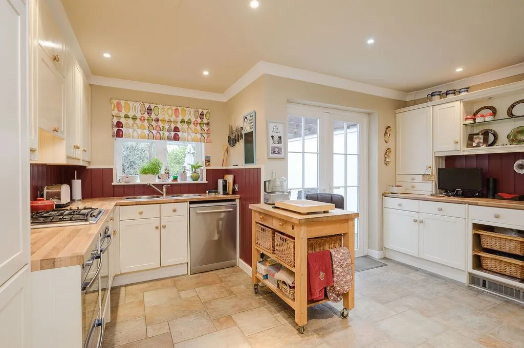 Coombe Lane, West Wimbledon, SW20, photo 7