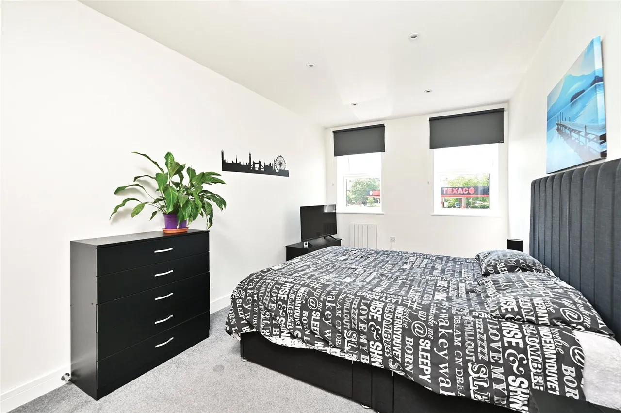 Plough Road, Yateley, Hampshire, GU46 7UW, photo 4
