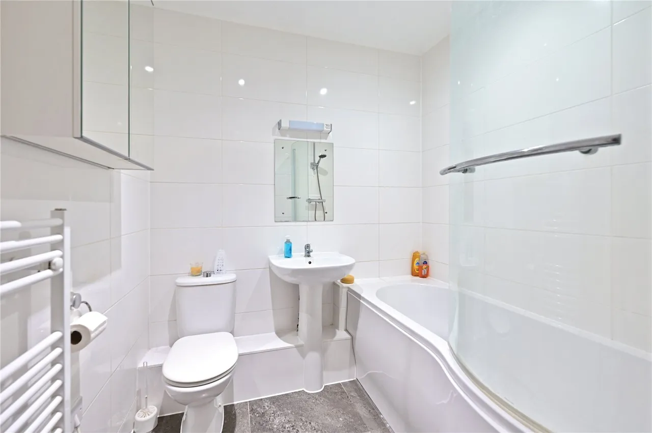 Plough Road, Yateley, Hampshire, GU46 7UW, photo 5