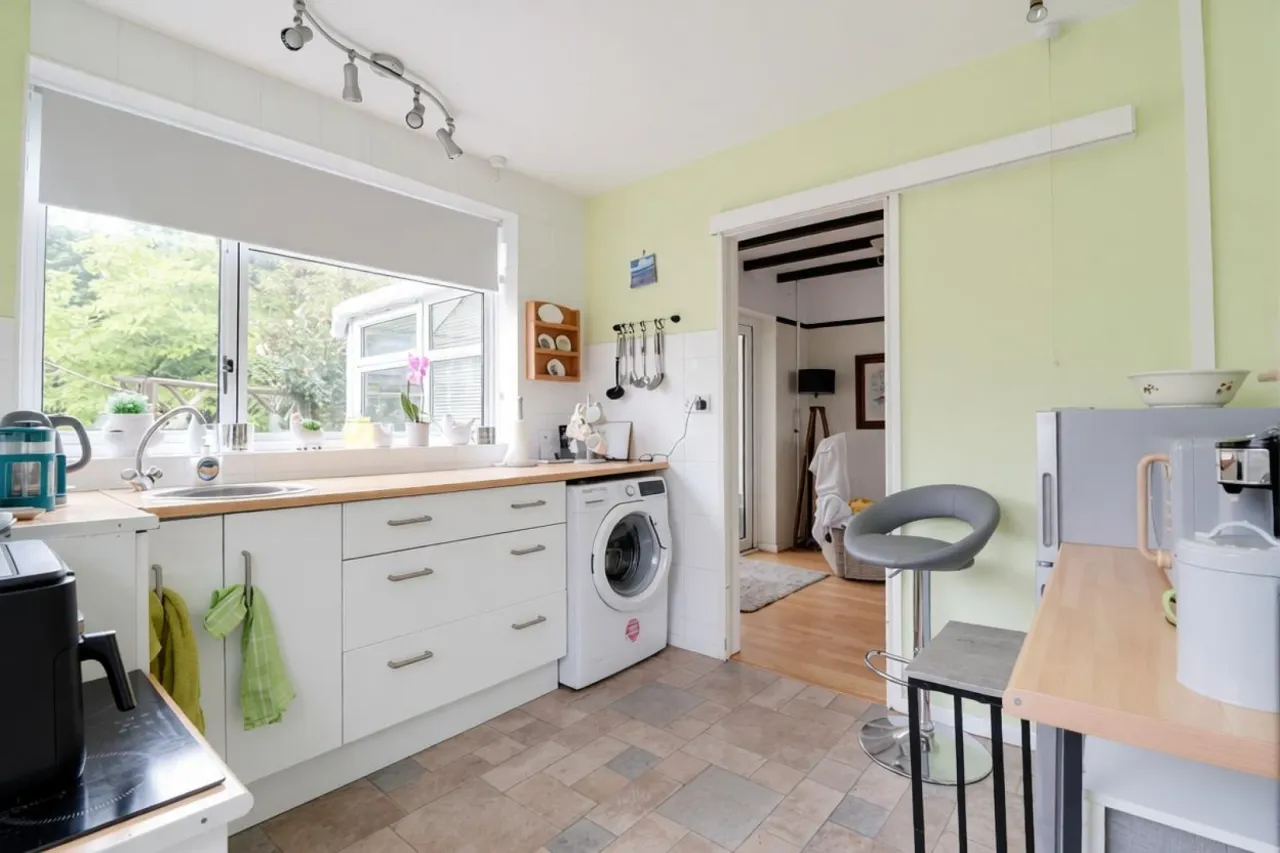 Burjen Way, Crewe, photo 10