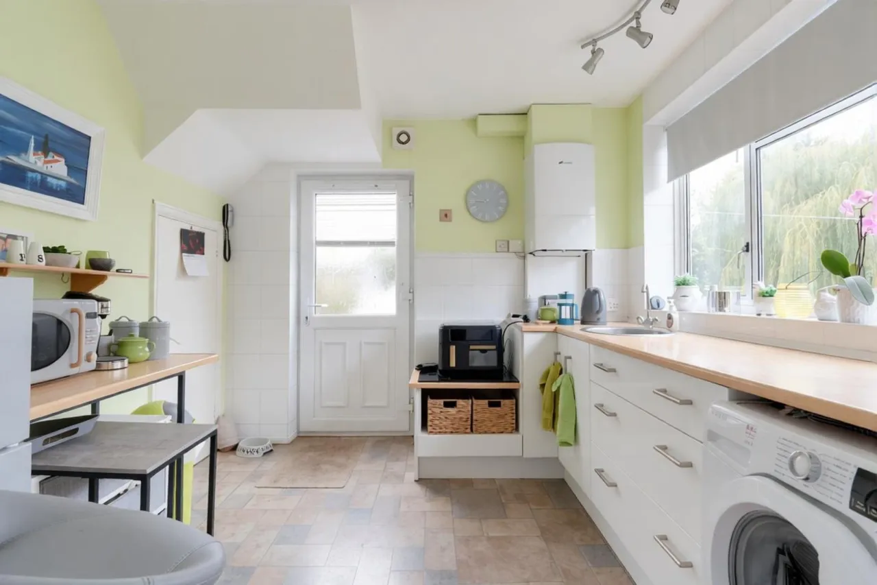 Burjen Way, Crewe, photo 9