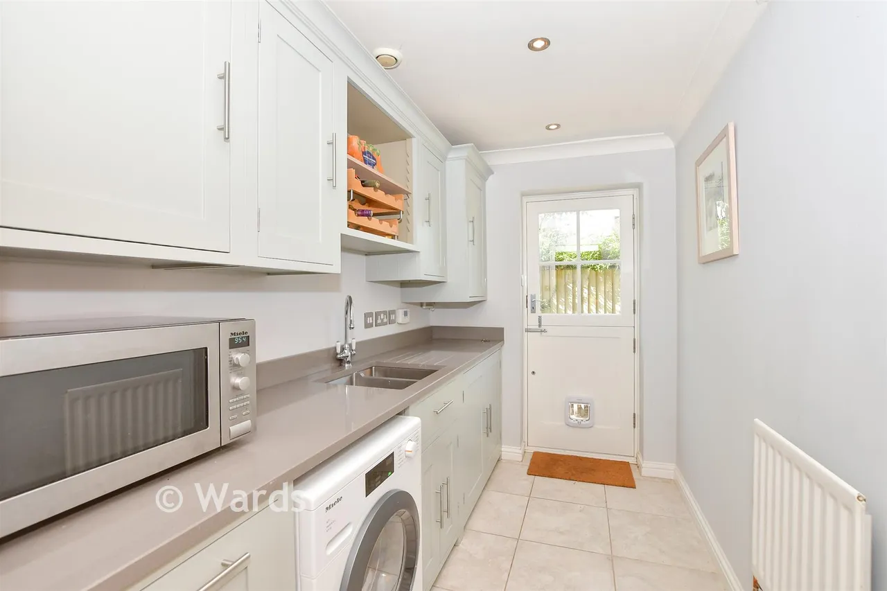 Wades Close, Marden, TN12, photo 6