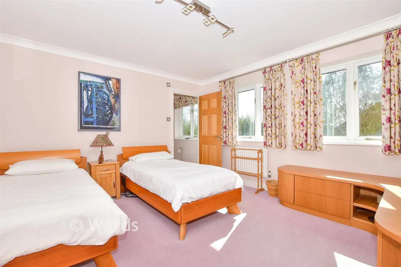Wades Close, Marden, TN12, photo 13