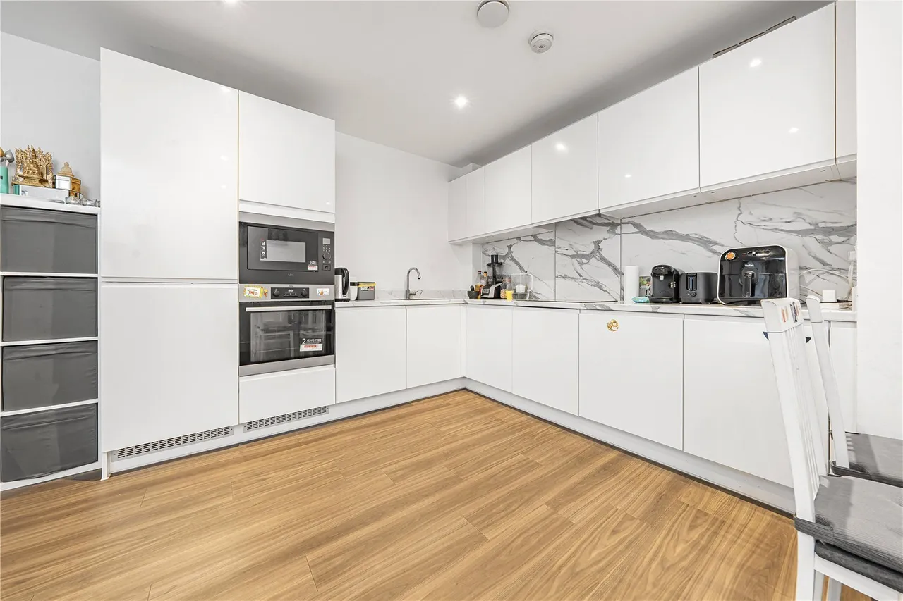 Frazer Nash Close, Isleworth, TW7, photo 10