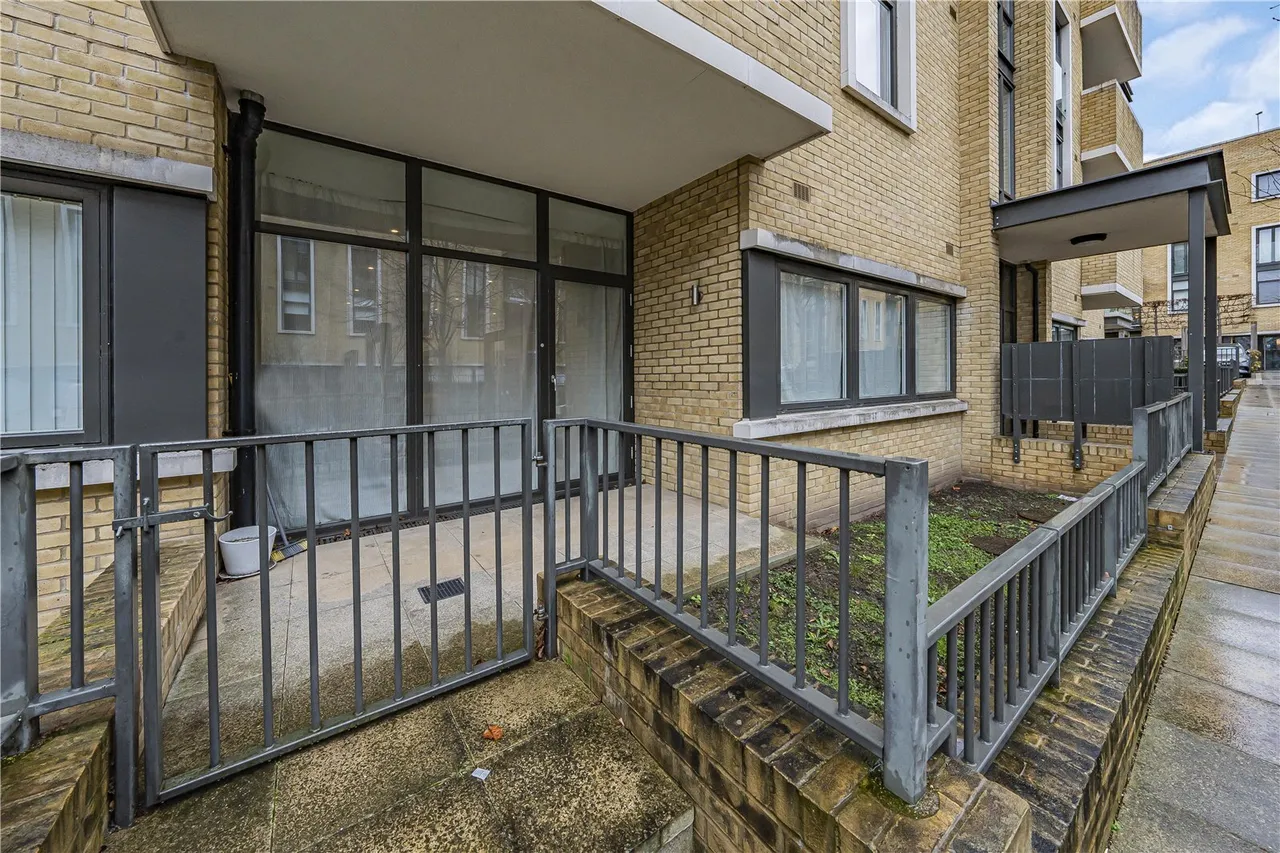 Frazer Nash Close, Isleworth, TW7, photo 8
